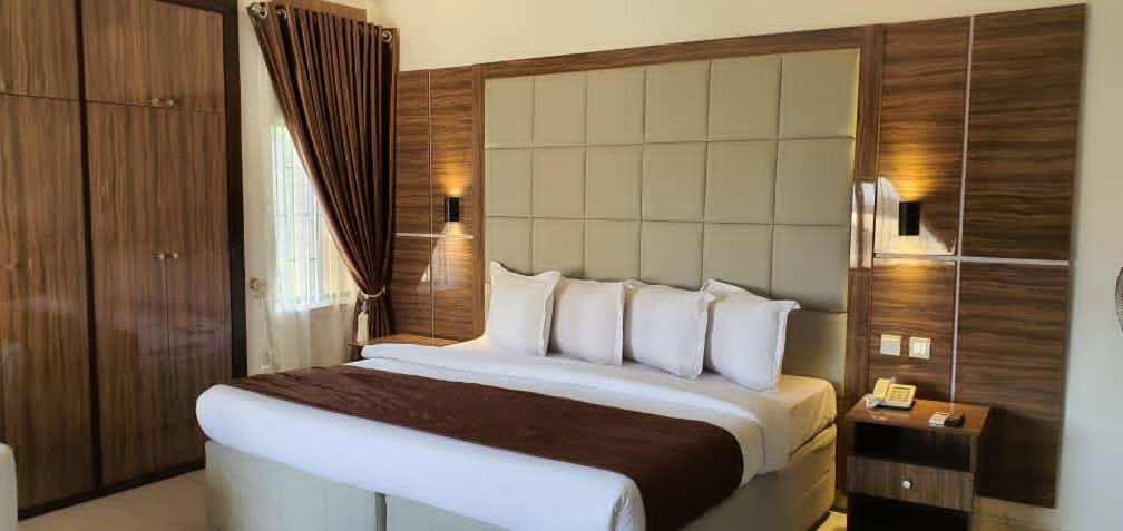 Presken Hotel At International Airport Road Ikeja Exterior foto