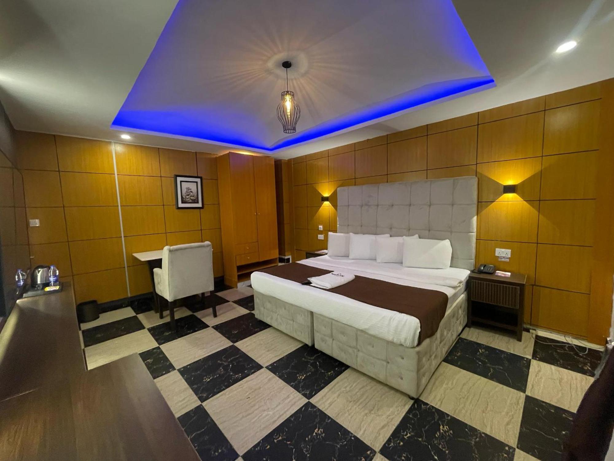 Presken Hotel At International Airport Road Ikeja Exterior foto
