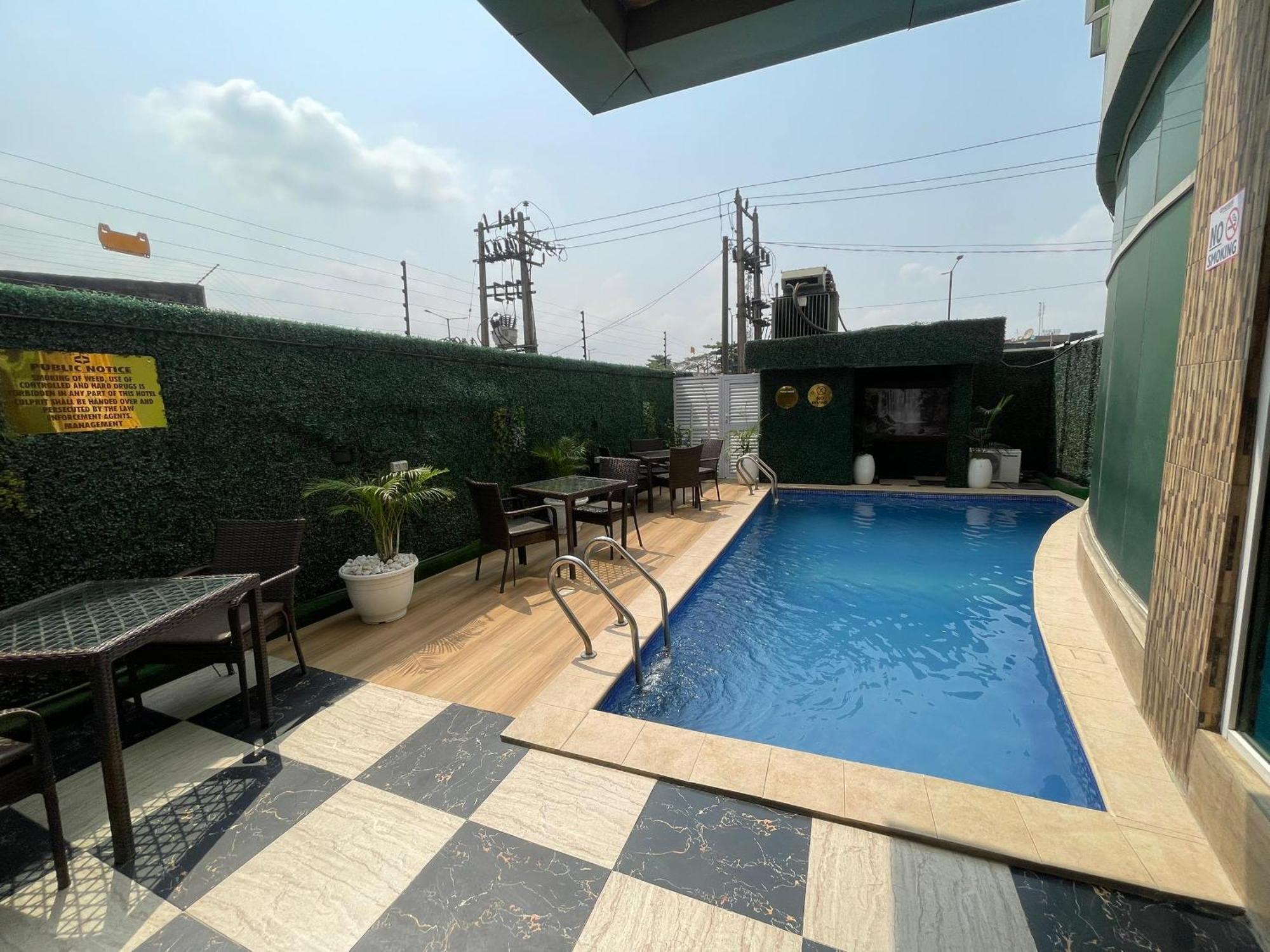 Presken Hotel At International Airport Road Ikeja Exterior foto